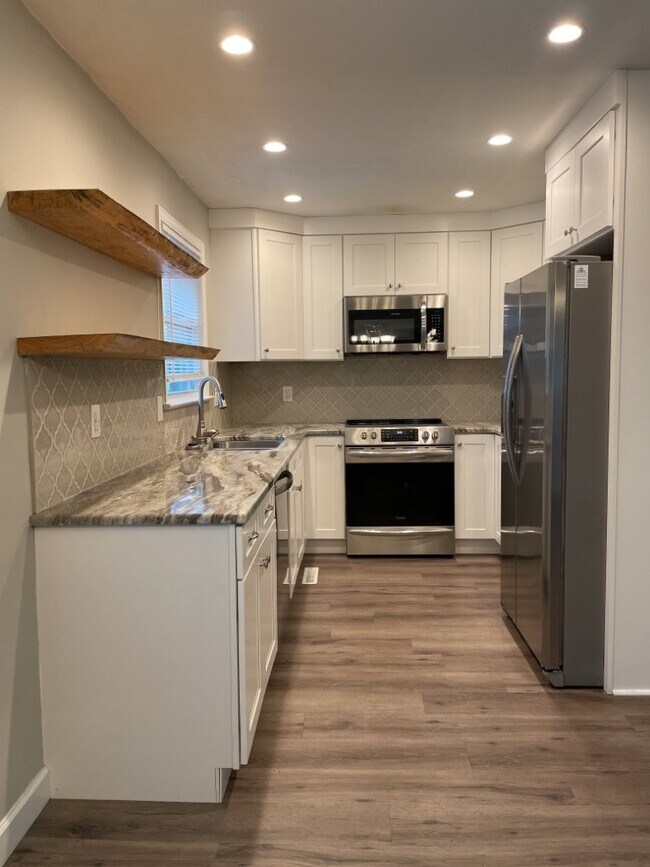 Building Photo - 113 Owens Cir