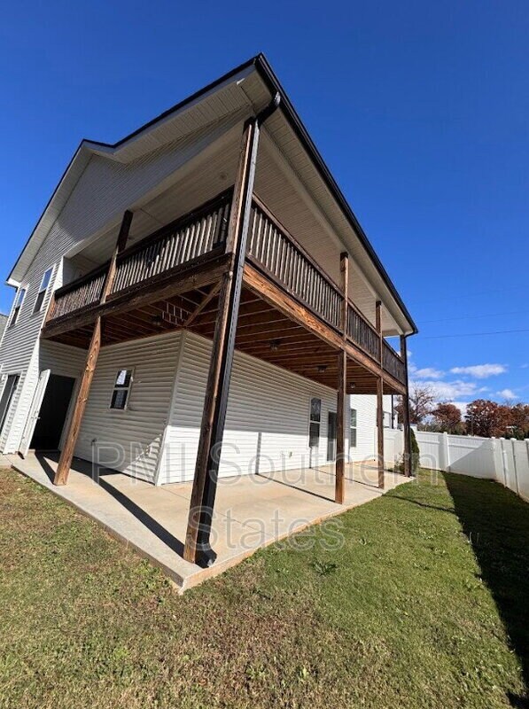 Building Photo - 401 Albus Dr