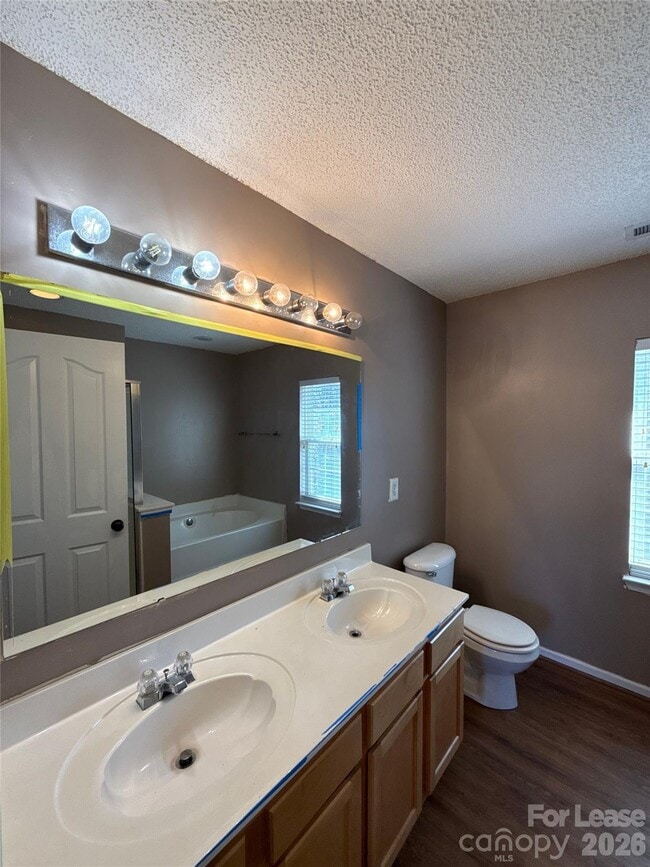 Building Photo - 7304 Ravanna Dr