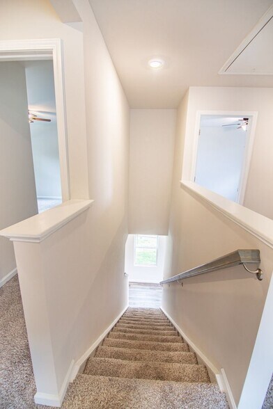 Building Photo - 1148 Harland St