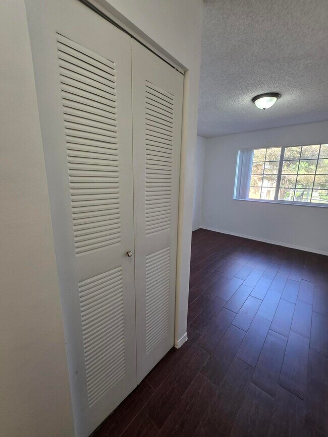 Building Photo - 4175 N Haverhill Rd