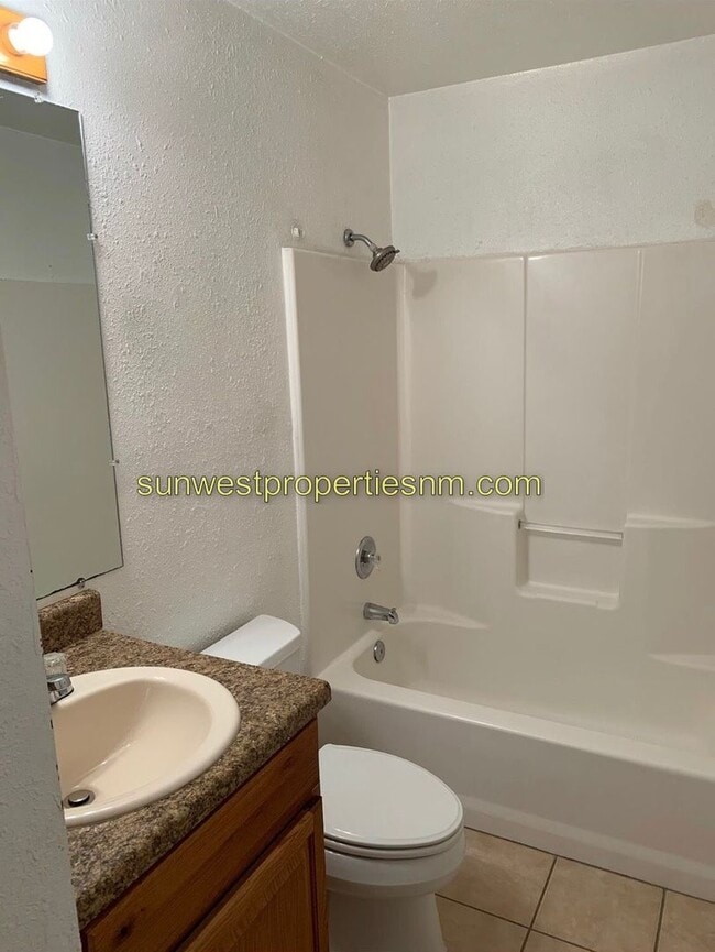 Building Photo - 1501 Saiz Ln