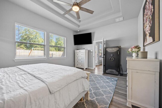 Building Photo - 313 Somerville St