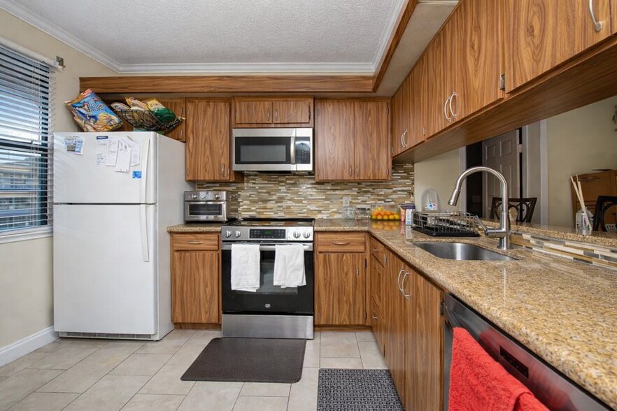 Building Photo - 3515 Village Blvd