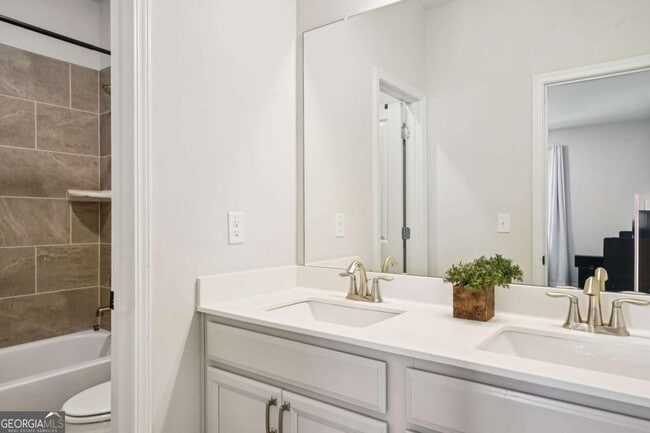 Building Photo - 2424 Pinnae Pl