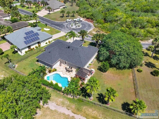 Building Photo - 28 Cypress Point Dr