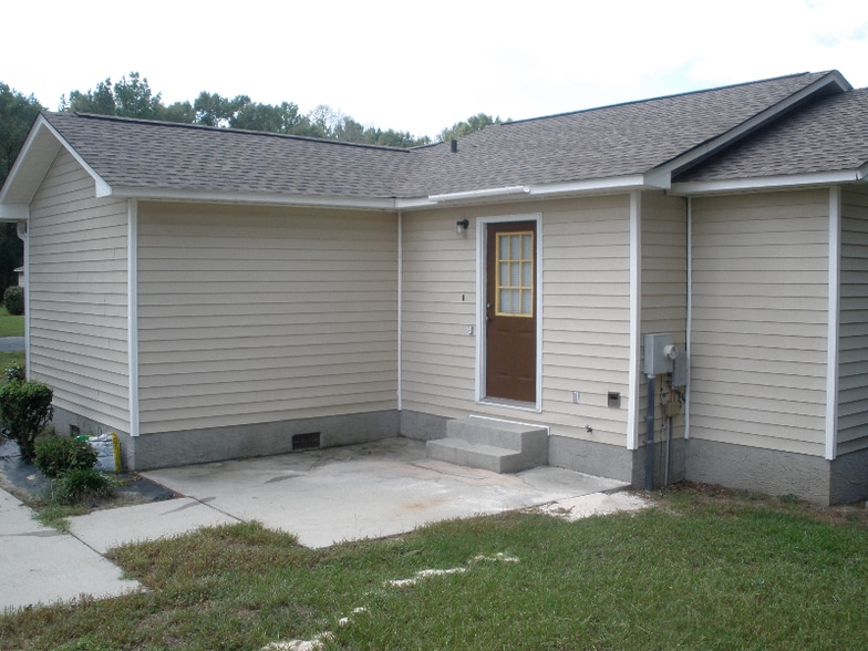 Building Photo - 626 Windcrest Dr