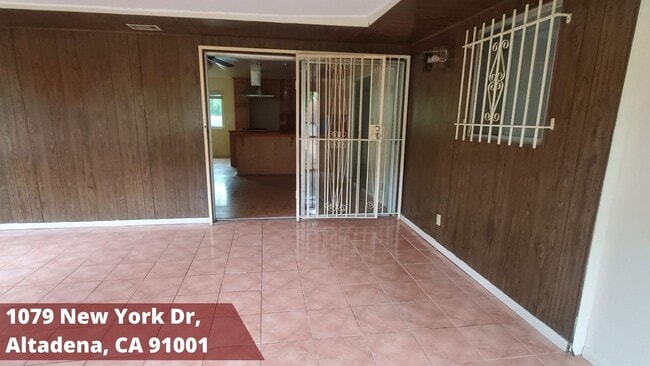 Building Photo - 1079 New York Dr