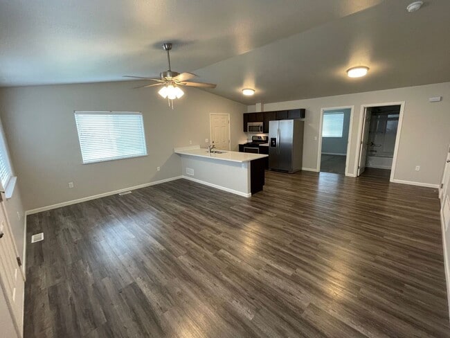 Building Photo - 1550 N Tinitun Cir