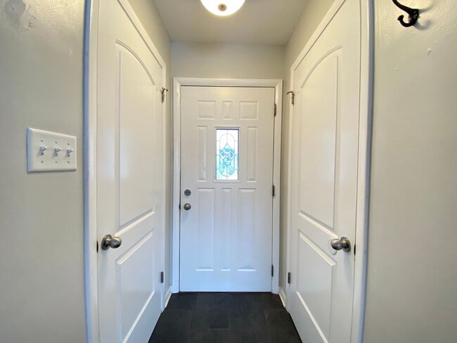 Building Photo - 3 Bedroom In Highland, IN