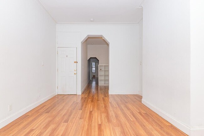 Building Photo - 293 Wyckoff Ave