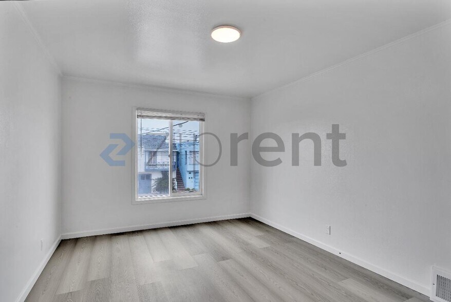 Building Photo - Unit