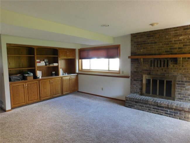 Building Photo - 698 Hanover Ct