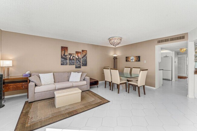 Building Photo - 5420 N Ocean Dr