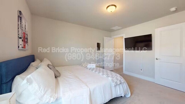 Building Photo - 4122 Salient St