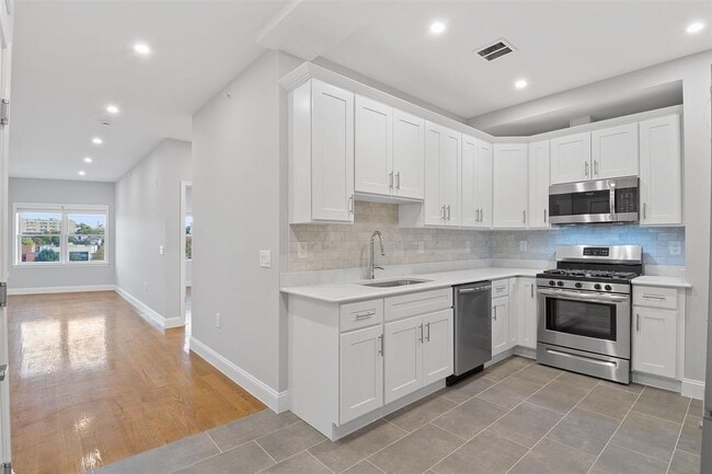 Building Photo - 311-315-315 West Side Ave