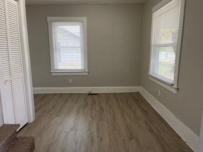 Building Photo - 3 bedroom 1 bath You will love coming Home