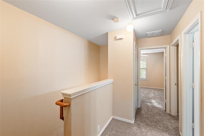 Building Photo - 6013 Negley