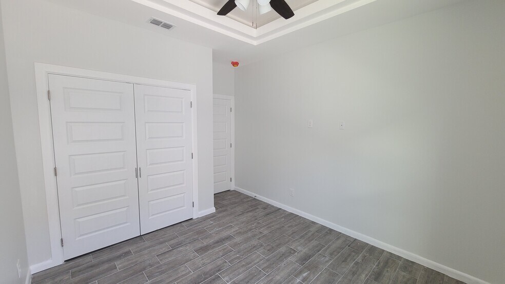 Building Photo - 803 W Smith Dr
