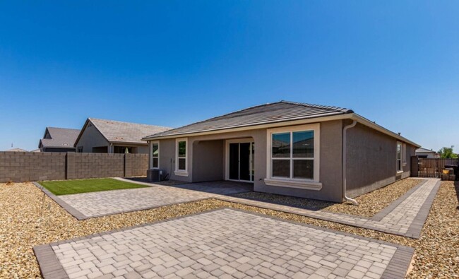 Building Photo - 38114 W San Clemente St
