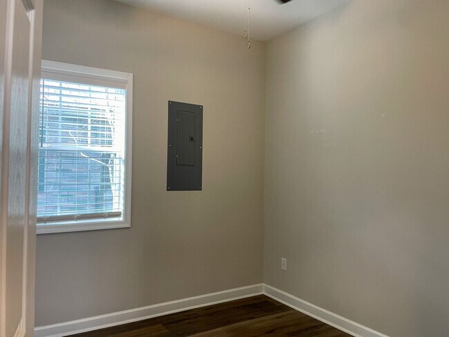 Building Photo - 510 Lakeview Ave, Colonial Heights