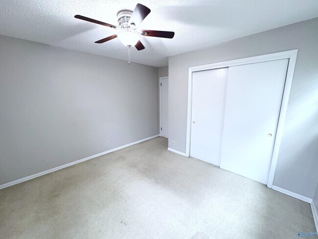 Building Photo - 11406 Crestfield Dr SE