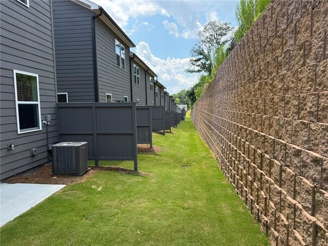Building Photo - 1716 Gunnin Trce NW