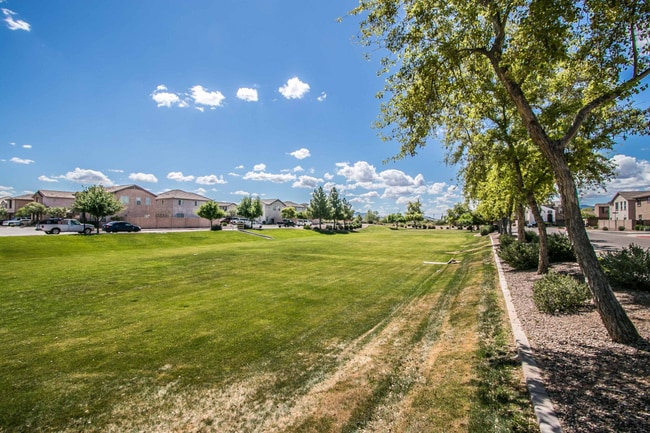 Building Photo - 3Br Home $1799 59th Ave/Broadway