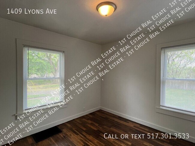 Building Photo - 1409 Lyons Ave