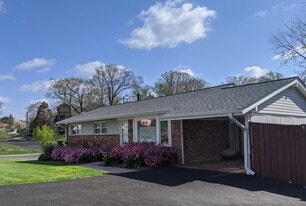 Building Photo - 4201 Collier Rd