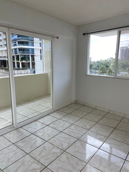 Building Photo - 247 Beach Walk