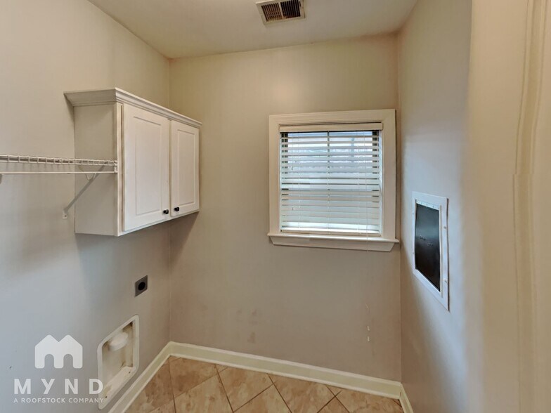 Building Photo - 50 Ridgefield Dr