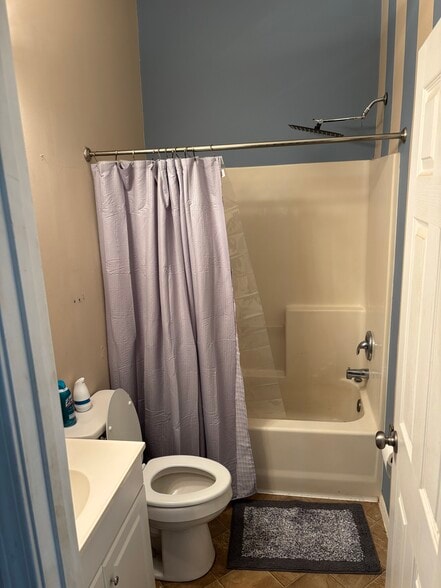 Bathroom - 147 Lestrade Pl