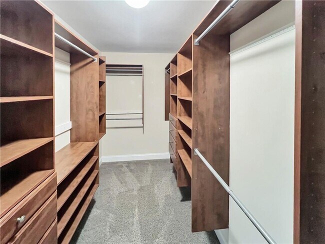 Building Photo - 225 Stone Park Dr