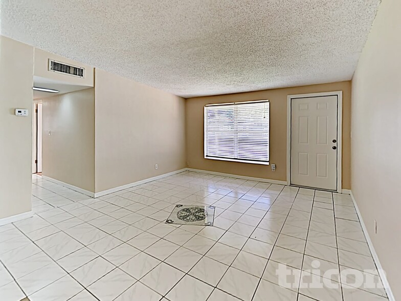 Building Photo - 3463 Arbutus Ln