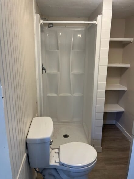 Bathroom - 2376 Case Ln