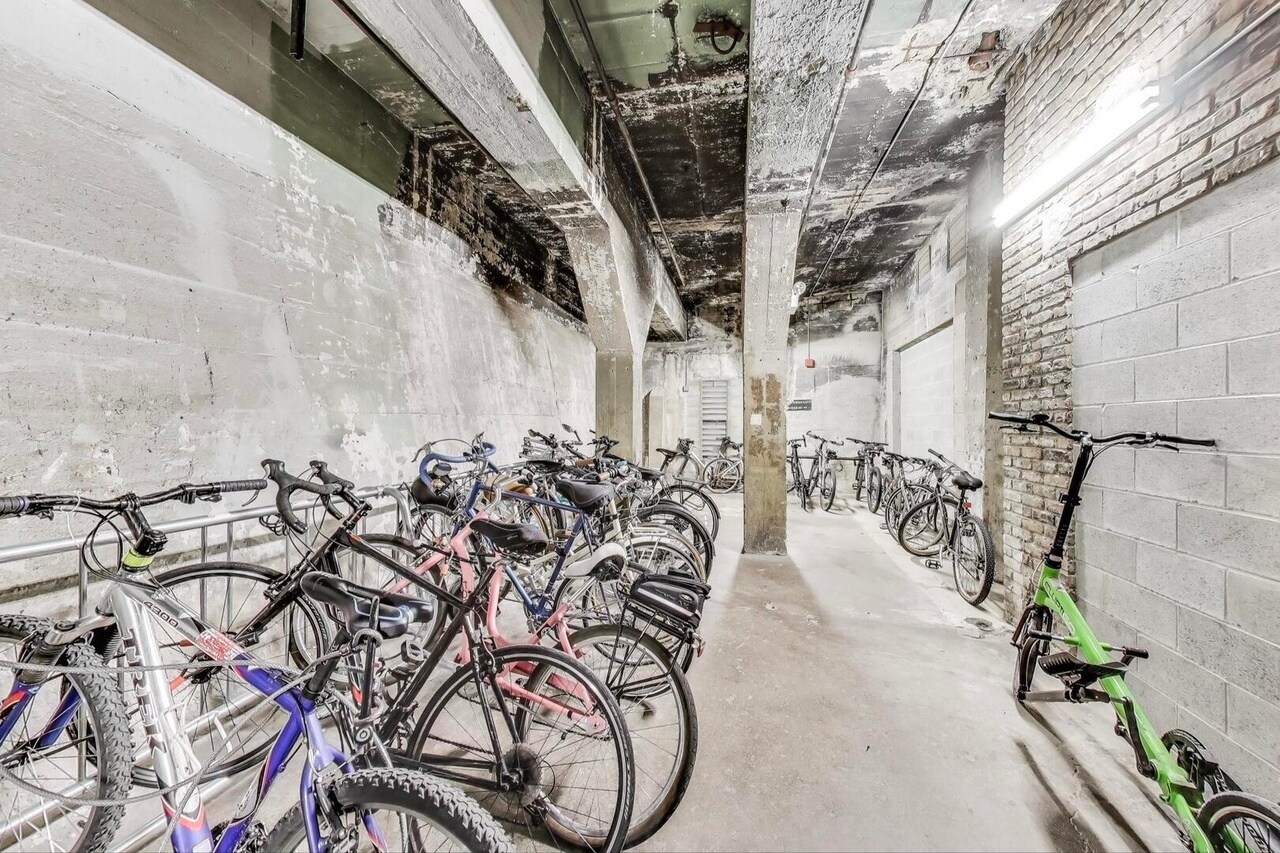 Building Photo - 1525 S Sangamon St