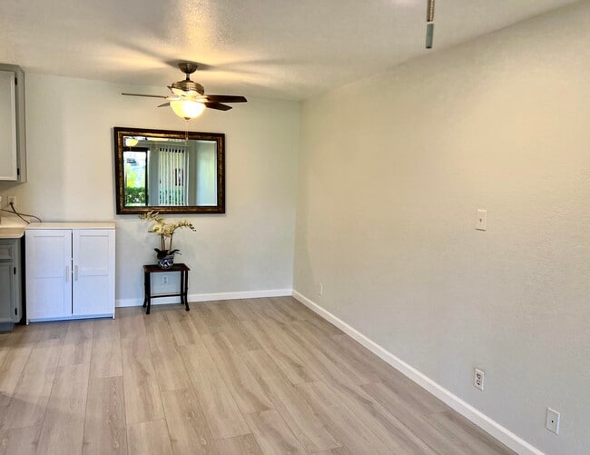 Building Photo - 2820 N Arcadia Ct