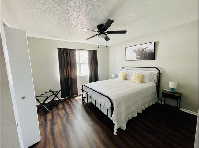 Building Photo - 336 Victor St