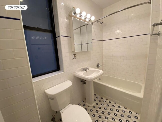 Building Photo - 11 1/2 W 84th St