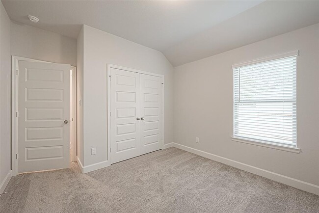 Building Photo - 213 McCrea Ct