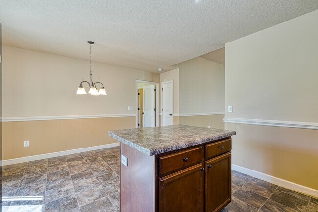 Building Photo - 707 Bankston Dr