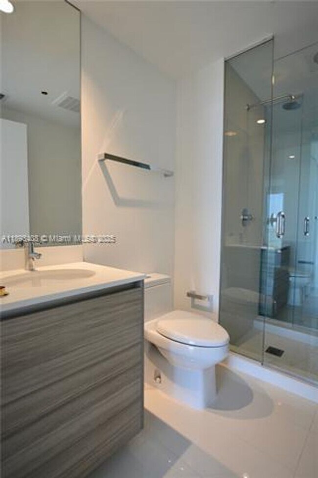 Building Photo - 121 NE 34th St