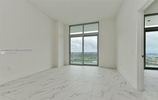 Building Photo - 2000 Metropica Wy