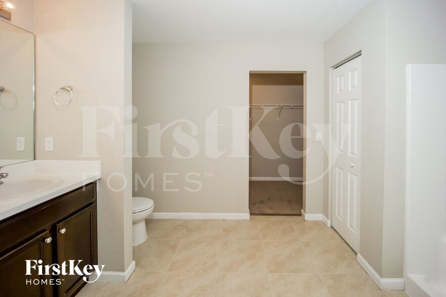 Building Photo - 154 NW Curtis St