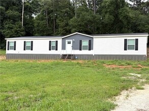 Building Photo - 1300 Snow Rd N