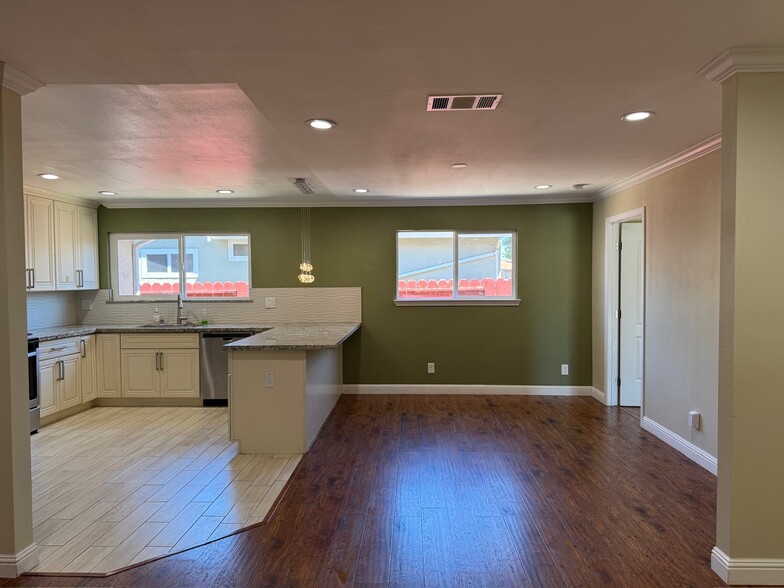 Building Photo - 34641 Fielding Ct