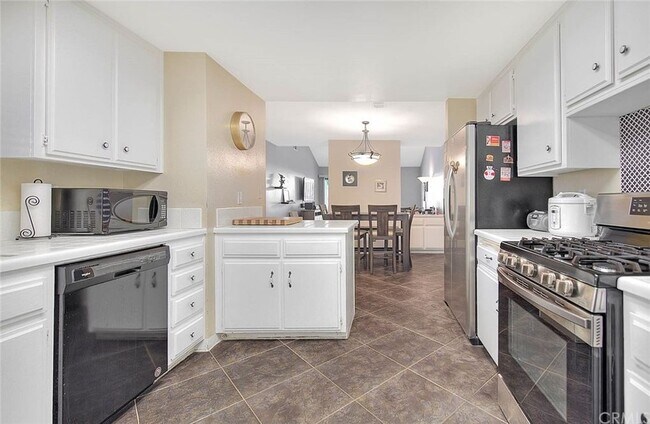 An entertainers dream - 1073 S Romney Dr