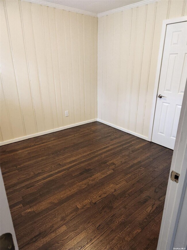 Building Photo - 14 Oakwood Rd