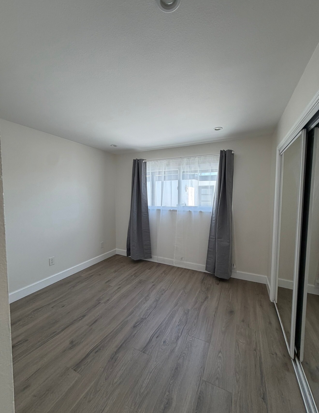 Building Photo - 733 Alabama St